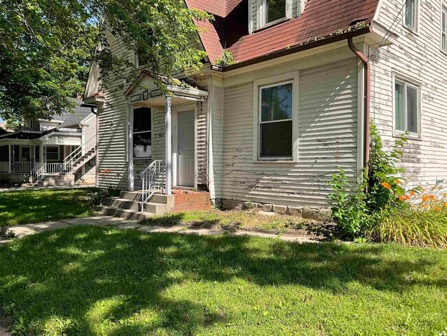 property at 1135 Summit St