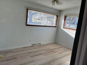 2300 Midvale Ave in Ypsilanti, MI - Building Photo - Building Photo