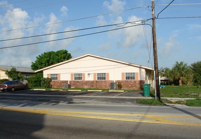 1845 NW 55th Ave in Fort Lauderdale, FL - Building Photo - Building Photo