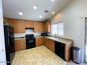 44147 W Snow Dr in Maricopa, AZ - Building Photo - Building Photo