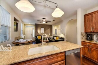 205 Dragonfly Cir, Unit 1a in Sacramento, CA - Building Photo - Building Photo