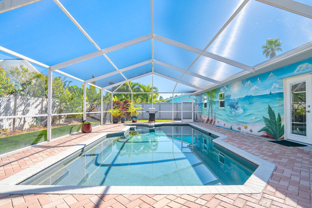 3003 W Vina Del Mar Blvd in St Pete Beach, FL - Building Photo