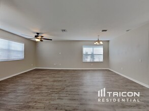 15412 Shoal Haven Pl in Ruskin, FL - Building Photo - Building Photo