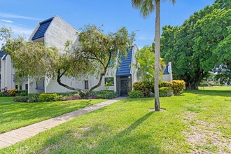 4469 Luxemburg Ct in Greenacres, FL - Building Photo - Building Photo