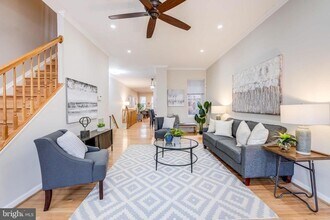 27 Todd Pl NE in Washington, DC - Building Photo - Building Photo