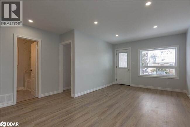 554 Mary St in Hamilton, ON - Building Photo - Building Photo