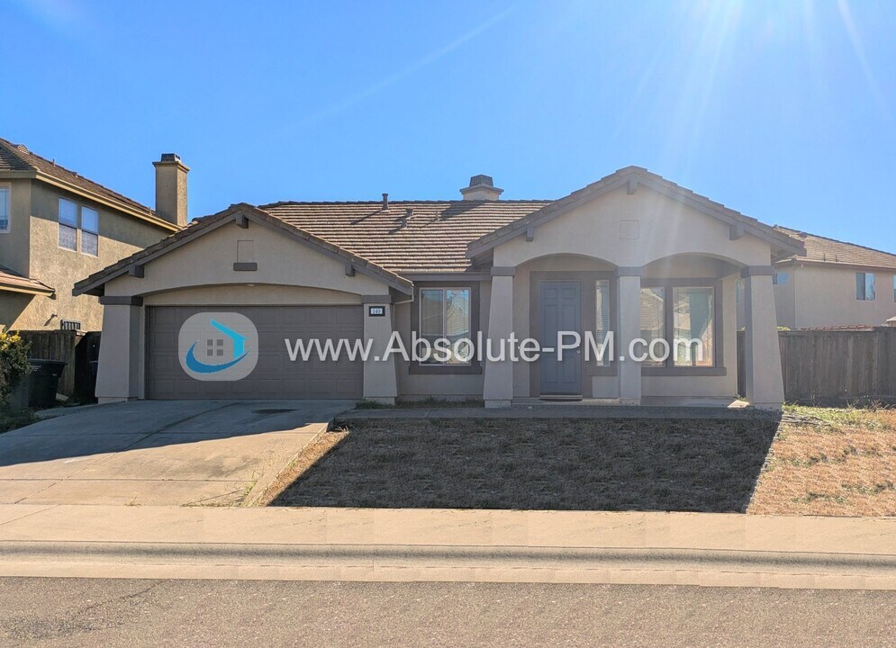 140 Highfield Cir in Sacramento, CA - Building Photo