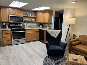 208 N 10th St, Unit B in Coeur d'Alene, ID - Building Photo - Building Photo