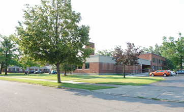 Westchester Park Apartments in Tonawanda, NY - Foto de edificio - Building Photo