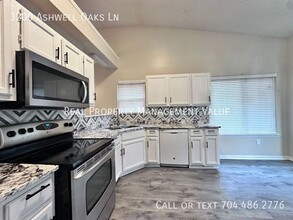 3200 Ashwell Oaks Ln in Matthews, NC - Building Photo - Building Photo