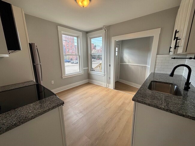 1 Charter St in Exeter, NH - Building Photo - Building Photo