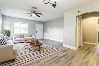 1161 Russell St in Clearwater, FL - Building Photo - Building Photo