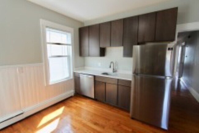 15 Elder St, Unit 4 in Boston, MA - Building Photo - Building Photo