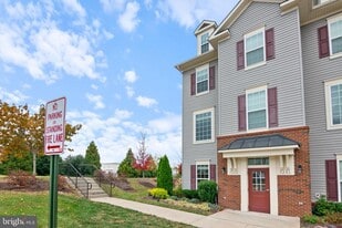 9288 Kos Ln in Manassas, VA - Building Photo