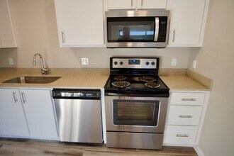 61320 Blakely Rd, Unit #2 in Bend, OR - Foto de edificio - Building Photo