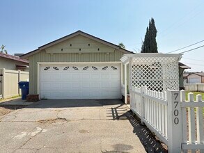 7700 Alcove Ave in Los Angeles, CA - Building Photo - Building Photo