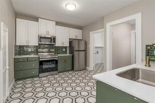 5213 Tremont St in Dallas, TX - Building Photo