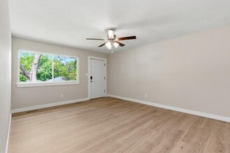 2744 N Pierce Ave in Springfield, MO - Building Photo - Building Photo