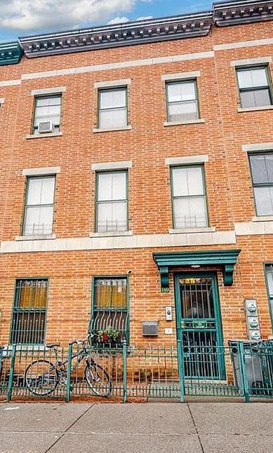 property at 180 S Oxford St