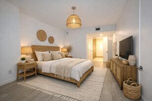 55 SW 9th St, Unit 1409 in Miami, FL - Building Photo