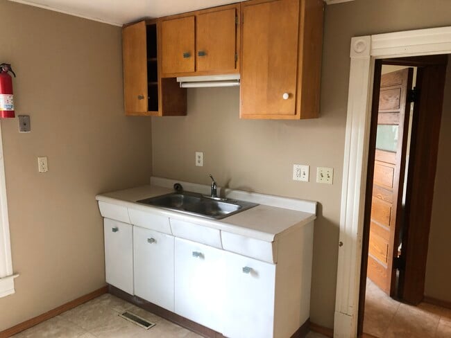 1016 3rd Ave, Unit 3 in Eau Claire, WI - Building Photo - Building Photo
