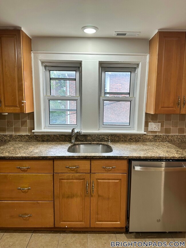 25 Kirkwood Rd in Boston, MA - Building Photo - Building Photo