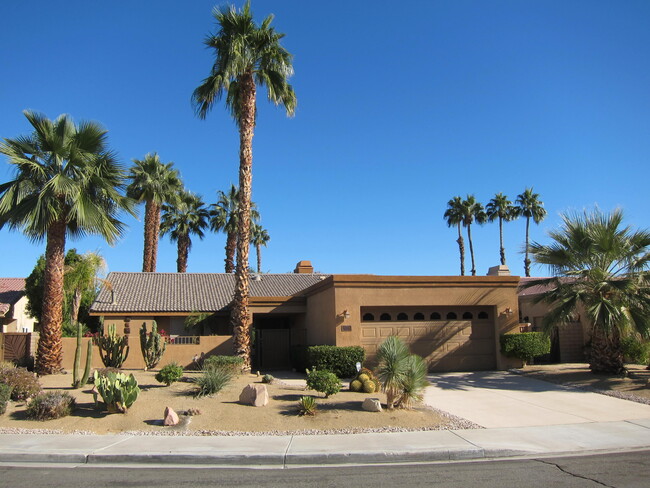 40556 Clover Ln in Palm Desert, CA - Building Photo - Building Photo