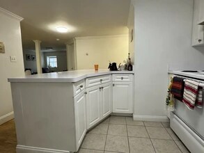 17 Fairbanks St, Unit 2a in Brookline, MA - Foto de edificio - Building Photo