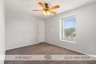 939 Spello Cir in San Antonio, TX - Building Photo