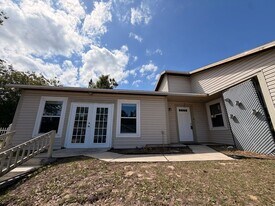 1125 Southwinds Dr in Port Orange, FL - Building Photo