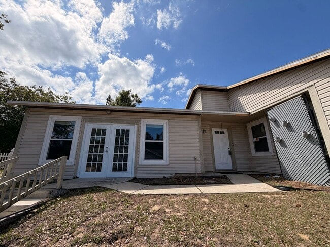 property at 1125 Southwinds Dr