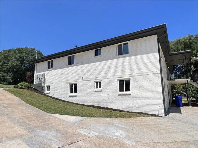 2058 Nettie Ct, Unit A in Decatur, GA - Building Photo - Building Photo