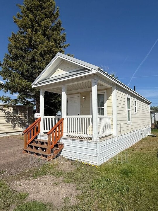 600 17th Ave S in Great Falls, MT - Building Photo