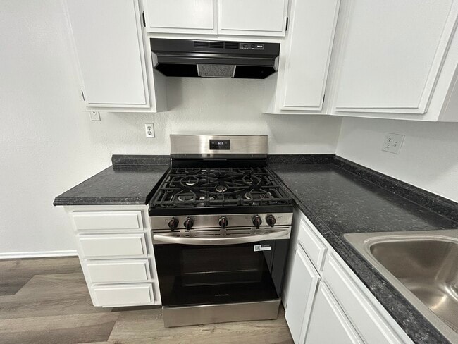 4415 W 170th St, Unit 1 in Lawndale, CA - Building Photo - Building Photo