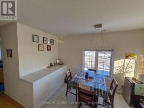 2 Abercove Cl in Brampton, ON - Building Photo - Building Photo