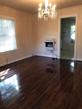 3211 Maple Ave in Groves, TX - Building Photo - Building Photo