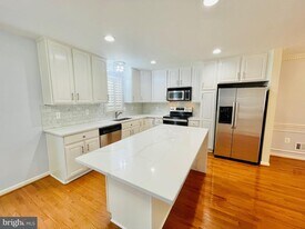 2003 Gallows Tree Ct in Vienna, VA - Building Photo