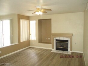 8589 Coyote Peak Cir in Las Vegas, NV - Foto de edificio - Building Photo