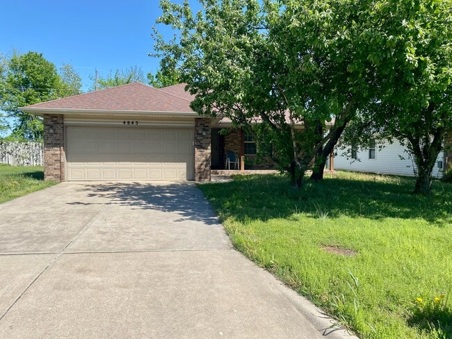 property at 4843 W Burbank St