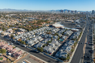 La Mirage Condominiums in Las Vegas, NV - Building Photo - Building Photo