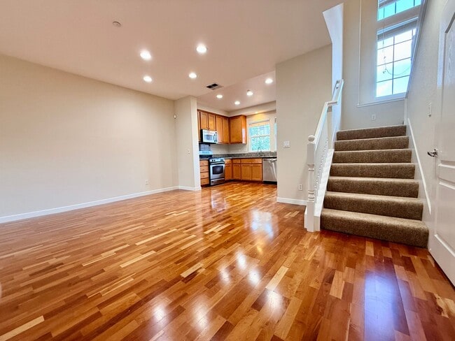 569 Montego Terrace in Sunnyvale, CA - Building Photo - Building Photo