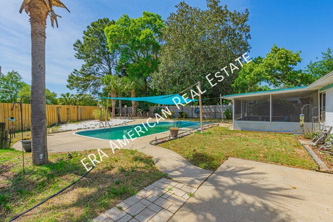 property at 10 Lake Lorraine Cir