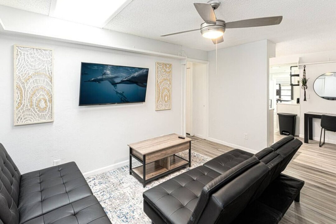 1211 Co Rd 431 in Pine Hills, FL - Building Photo