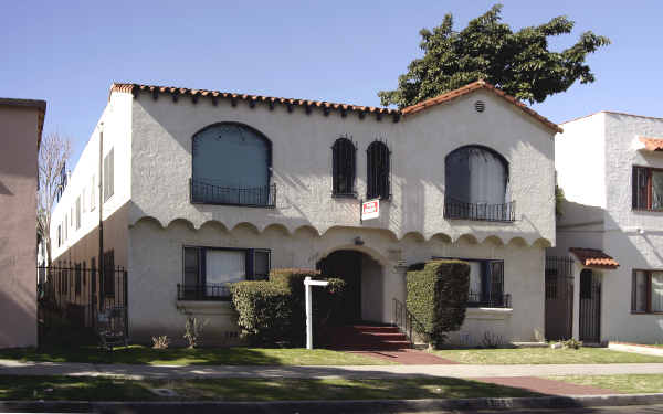 2059 Cedar Ave in Long Beach, CA - Building Photo