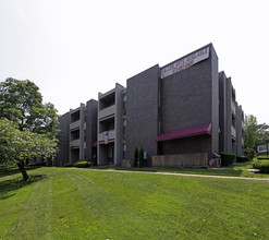 Arbor Hills Apartments in Nutley, NJ - Building Photo - Building Photo