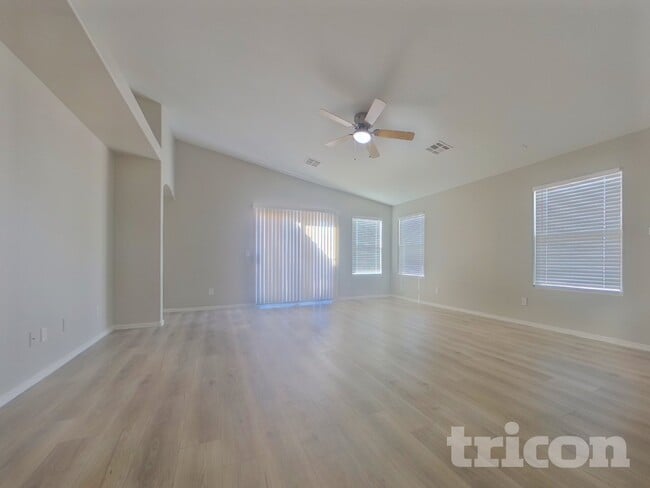 17271 W Ashley Dr in Goodyear, AZ - Foto de edificio - Building Photo