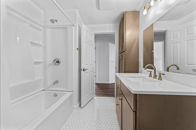 1130 Enfield St, Unit 1132B 3rd Floor