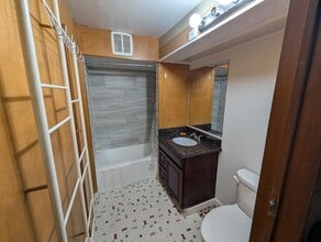4116 165th Pl SE in Bellevue, WA - Building Photo - Building Photo