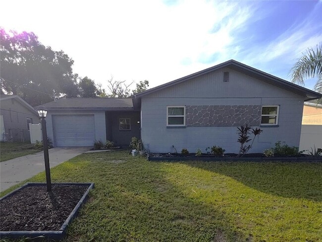 8313 Tupelo Dr in Tampa, FL - Building Photo - Building Photo
