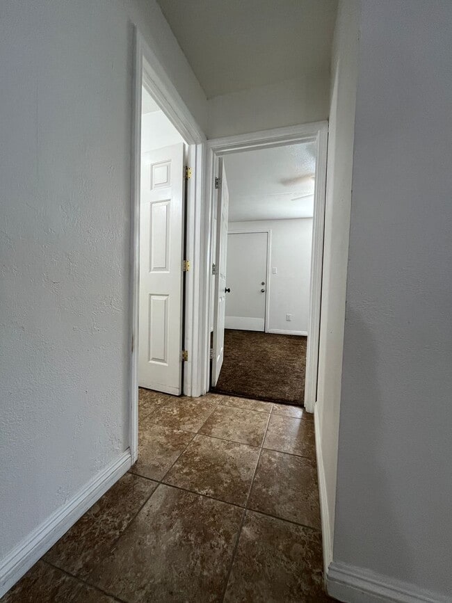 2800 Peerless Ave in Bakersfield, CA - Foto de edificio - Building Photo